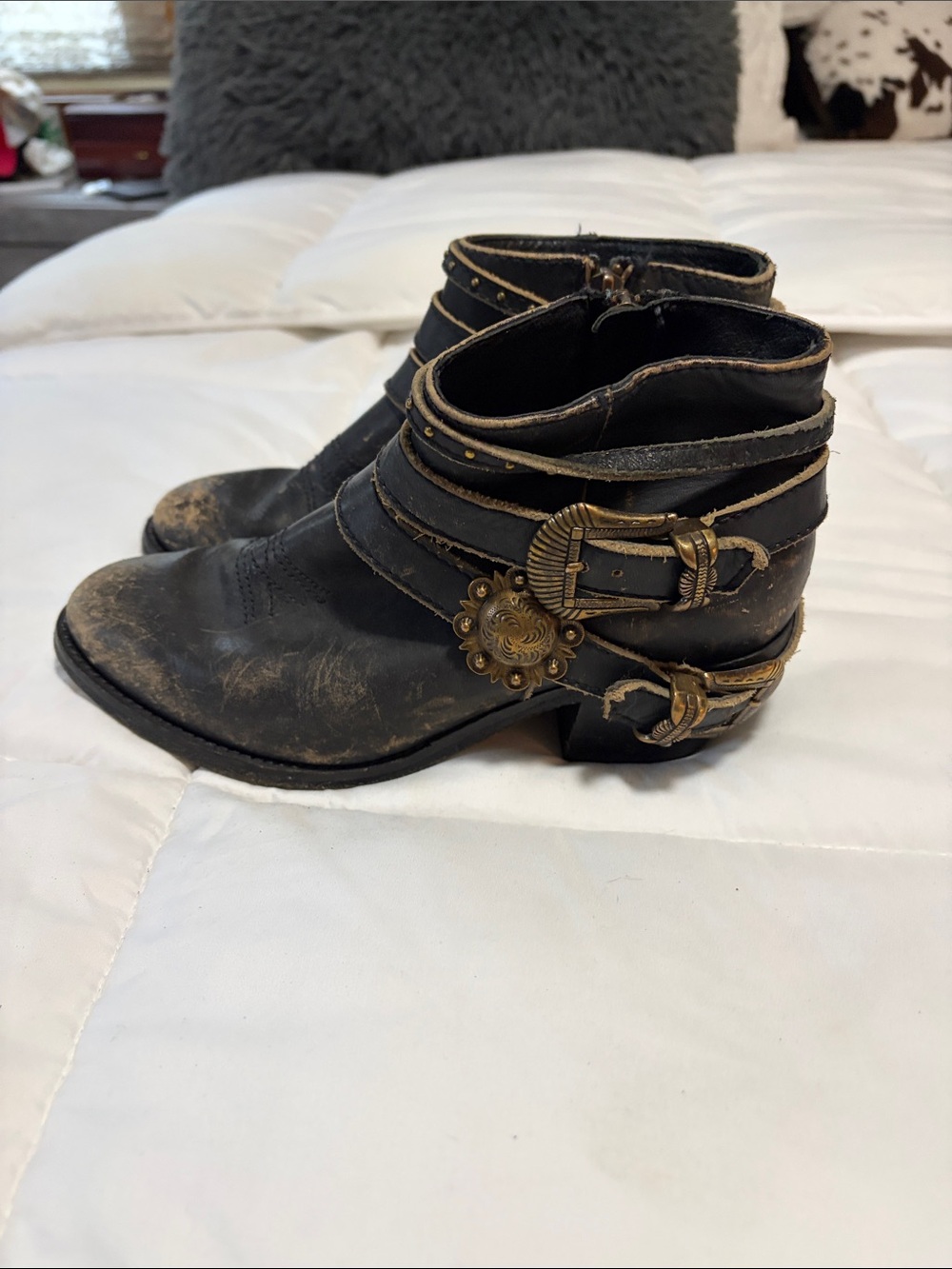 Corral Black Leather Ankle Booties with Triple Strap Accents - Picture 2 of 4